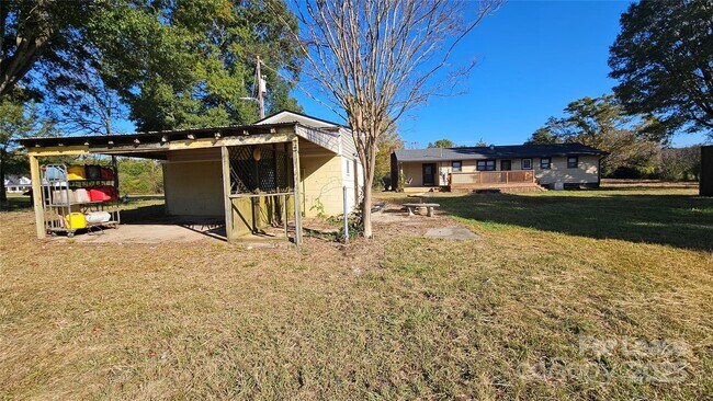 Building Photo - 5040 Pless Rd