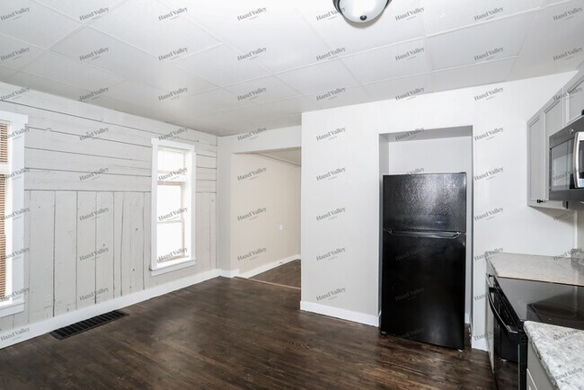 Building Photo - 2018 Howard Ave