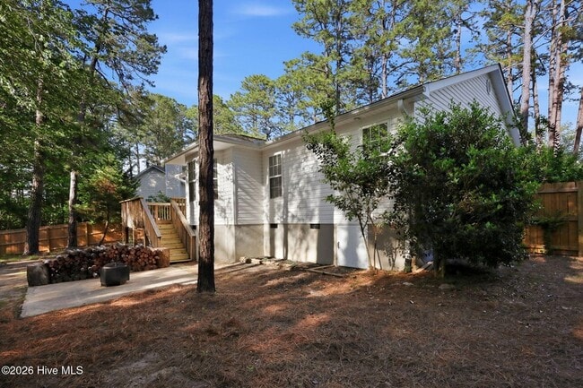 Building Photo - 14 Juniper Ln