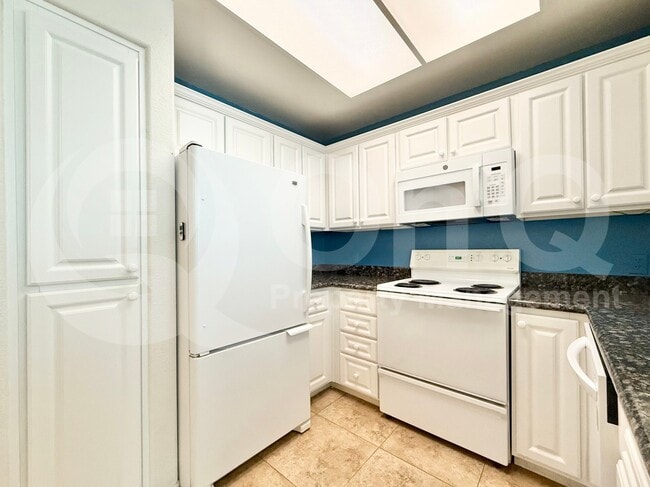 Building Photo - 11375 E Sahuaro Dr