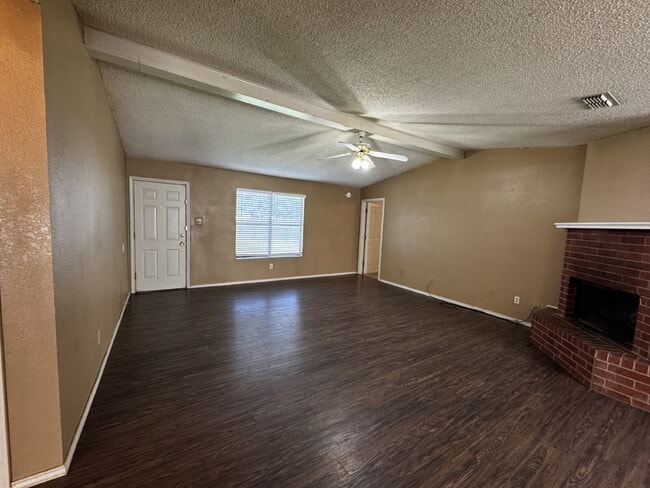 Building Photo - Beautiful Home Located In Shadow Hills & Frenship School District!