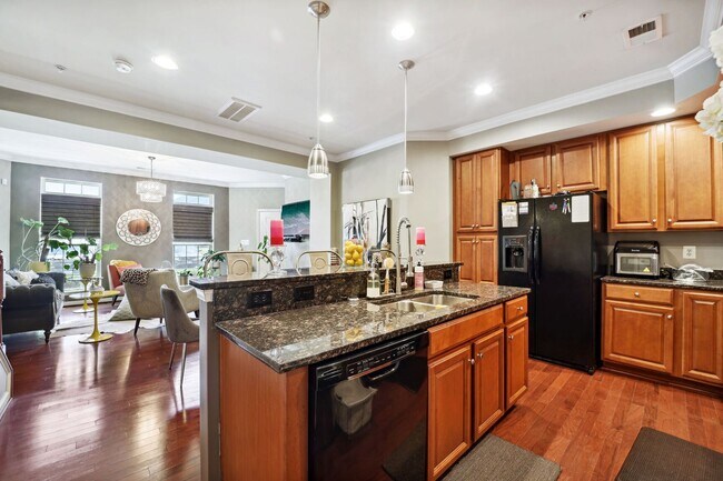 Building Photo - 910 Hall Station Dr