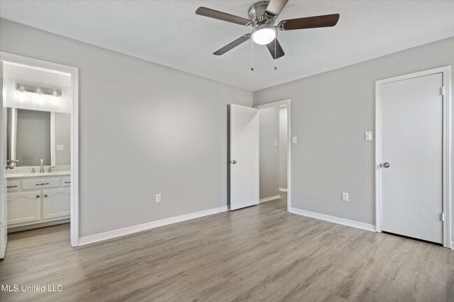 Building Photo - Shadow Oaks Parkway 3865