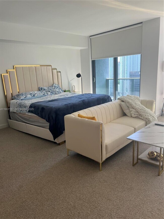 Building Photo - 31 SE 6th St