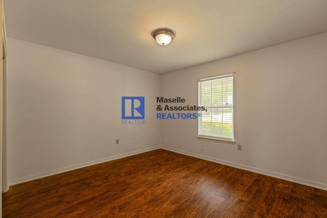 Building Photo - 2 Bed/1 Bath in Barnett Bend in Brandon