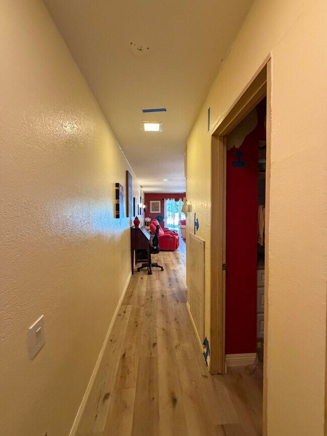 Building Photo - 1655 E Palm Canyon Dr