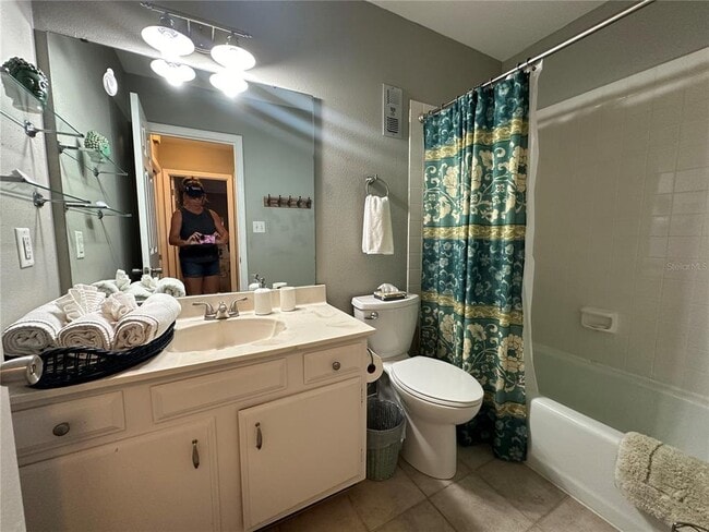 Building Photo - 1096 Villa Ln