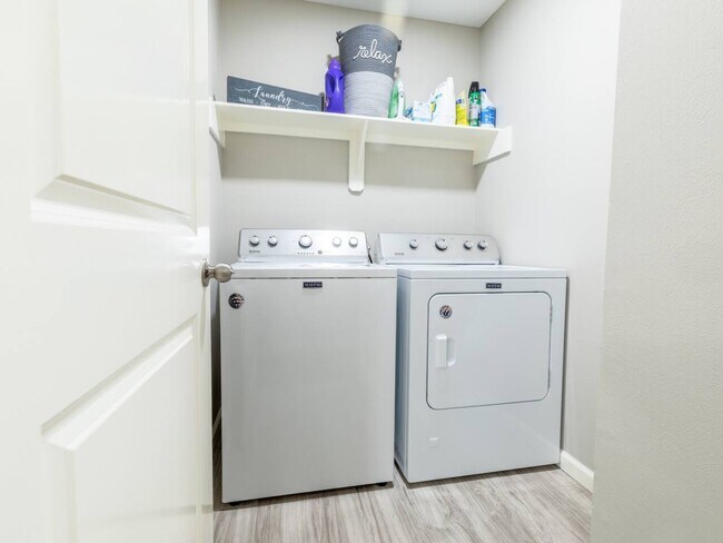 Building Photo - 2005 Village Park Dr