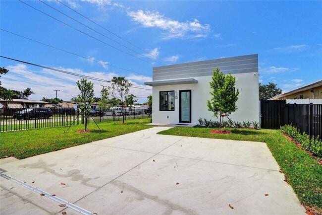 Building Photo - 301 E 51st St
