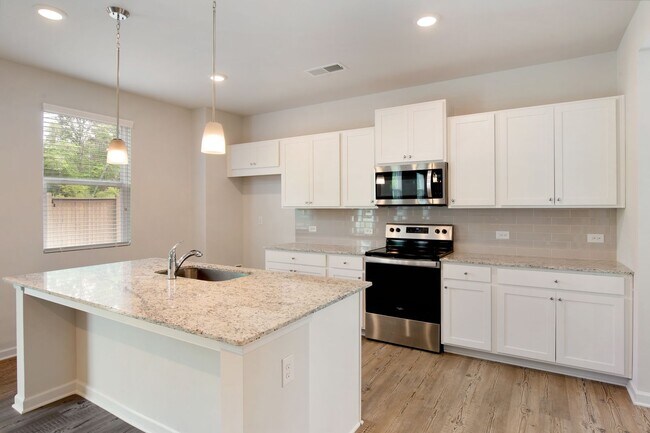 Building Photo - Minutes to Downtown Dawsonville, Rock Creek Park & More—Welcome Home