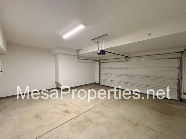 Building Photo - 3550 E Pollock St