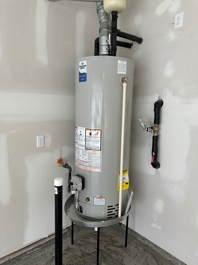 Building Photo - 2252 Robert Gwynne Dr