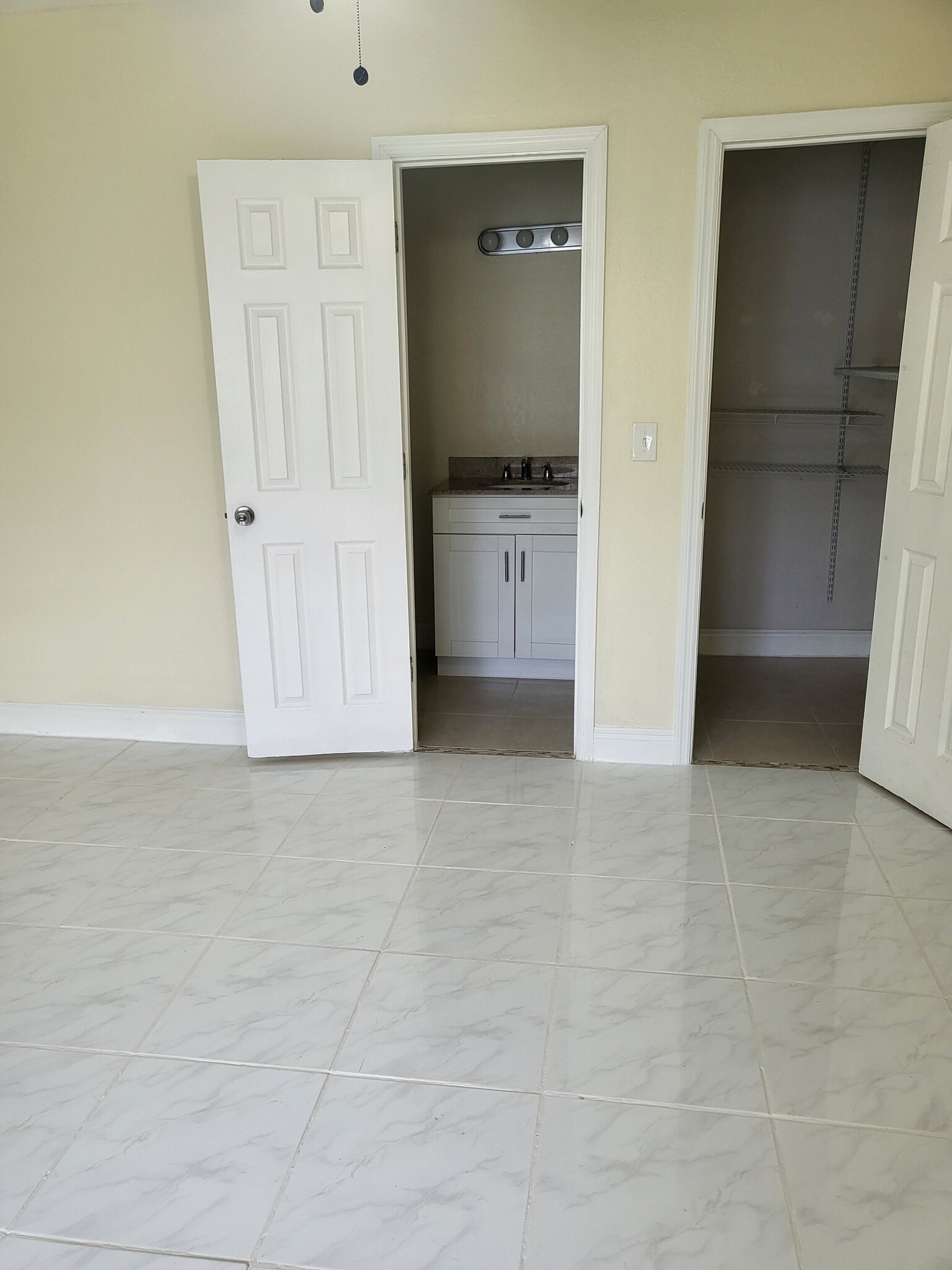 Building Photo - 340 NW 4th Ave