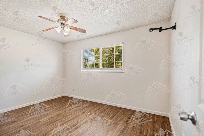 Building Photo - 711 Roselawn Ave