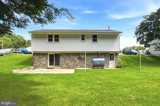 Building Photo - 1447 Knight Ave