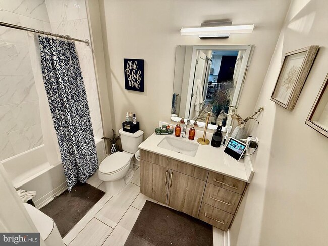 Building Photo - 145 Riverhaven Dr