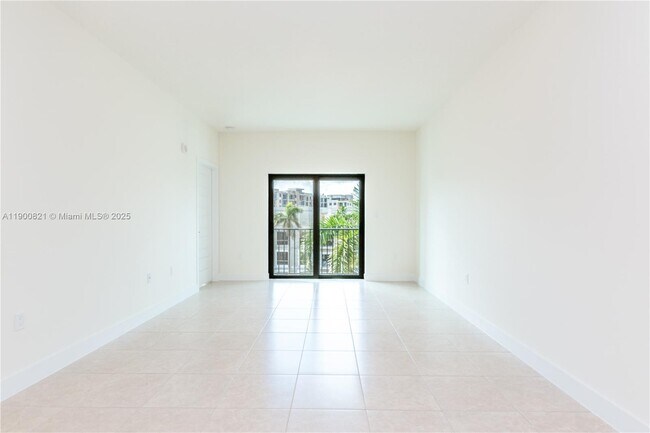 Building Photo - 4640 NW 84th Ave
