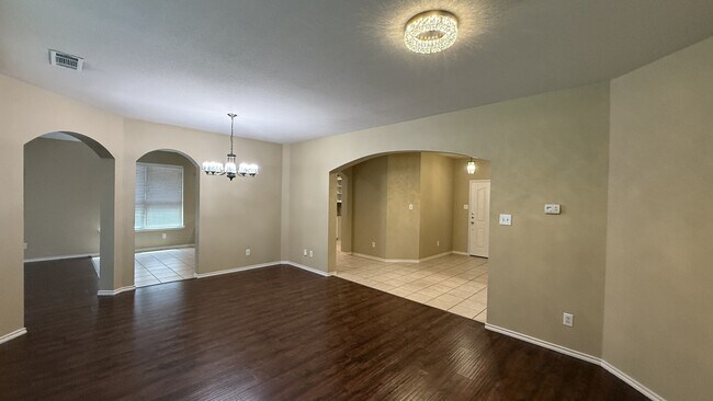 Building Photo - 507 Mesa Ridge Ct