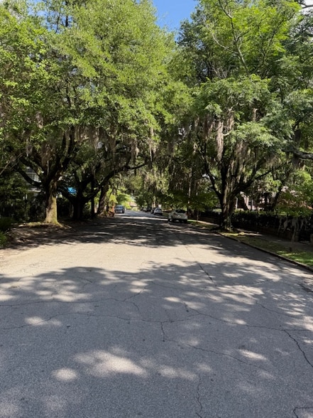 Building Photo - 925 Euclid Ave NE
