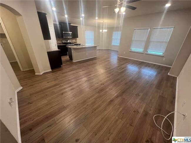 Building Photo - Lovely 3 bed 2 bath coming soon!