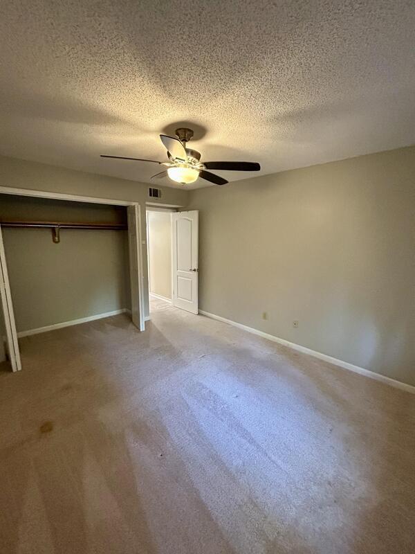 Building Photo - 218 Yellow Pine Ct