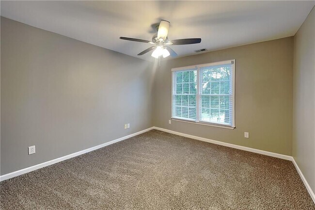 Building Photo - 327 Laurel Glen Crossing