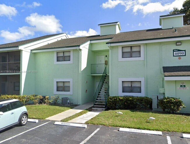 Primary Photo - 4090 N Pine Island Rd