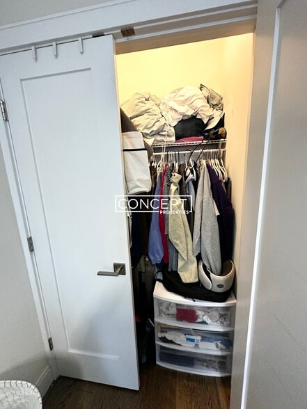 Building Photo - 988 Tremont St