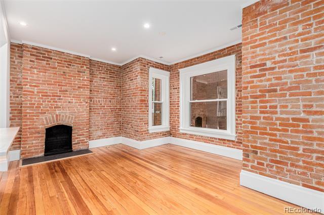 Building Photo - 2054 Emerson St