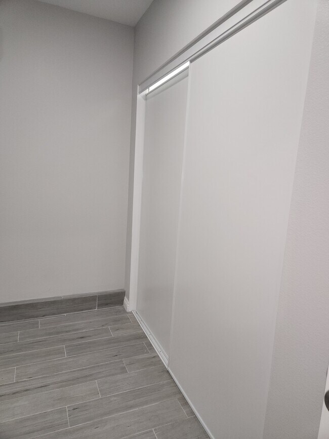 Building Photo - 7415 Laurel Ave