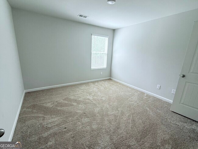 Building Photo - 179 Goodall Woods Dr