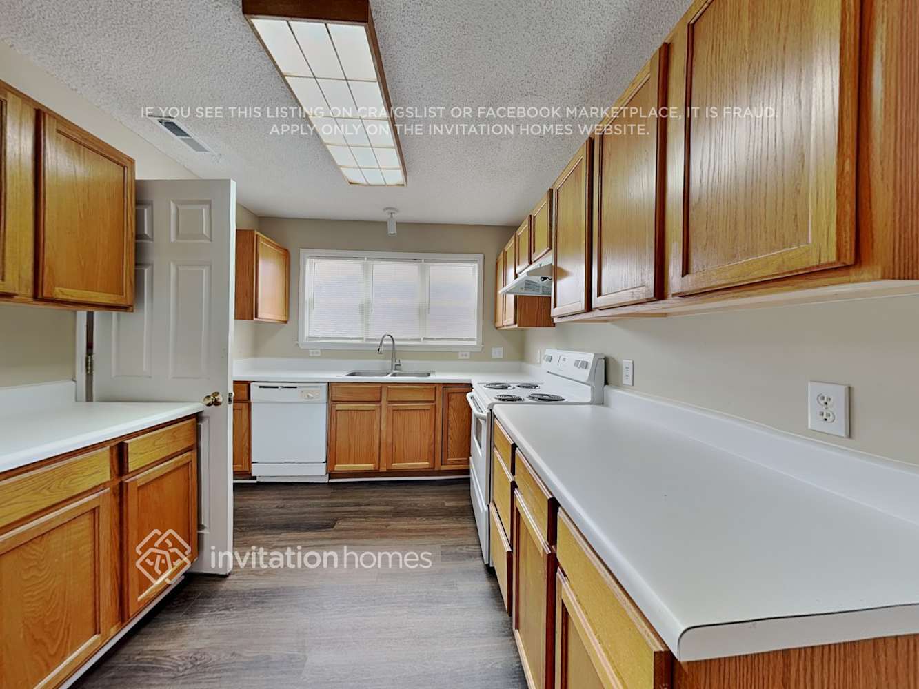 Building Photo - 2004 Pineton Ct