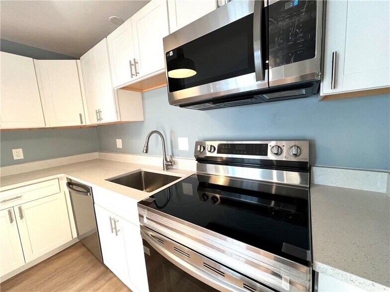 Building Photo - 9 Turner Ave