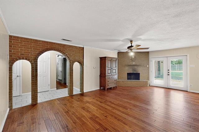 Building Photo - 836 Springdale Rd