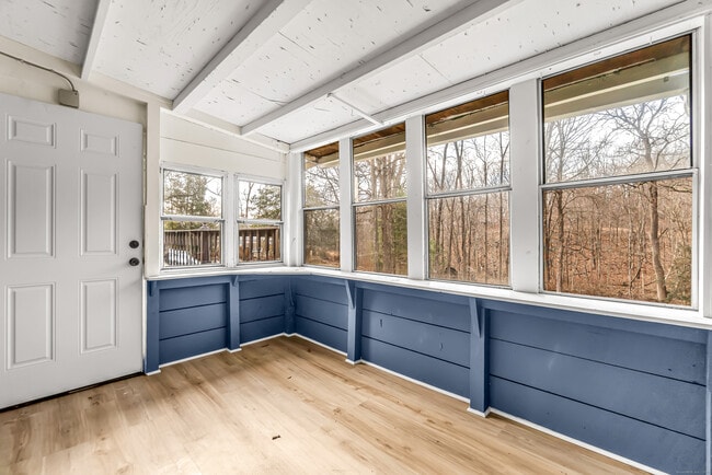 Building Photo - 149 Lakeside Blvd E