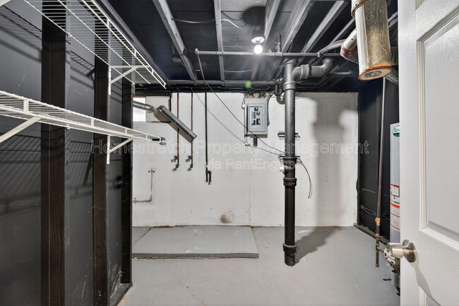 Building Photo - 9625 Theodosia Ave