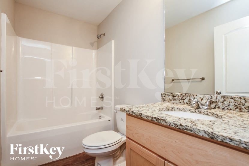 Building Photo - 665 Wilson St