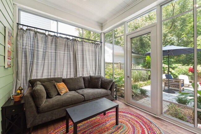 Building Photo - Well maintained home in Fleming Park - Jam...