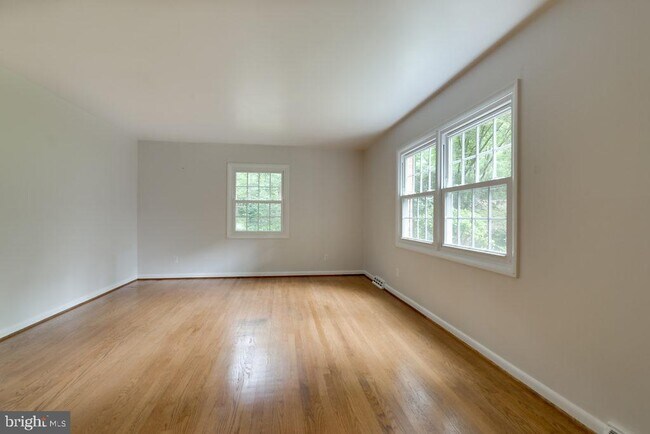 Building Photo - 2503 Fowlers Ln