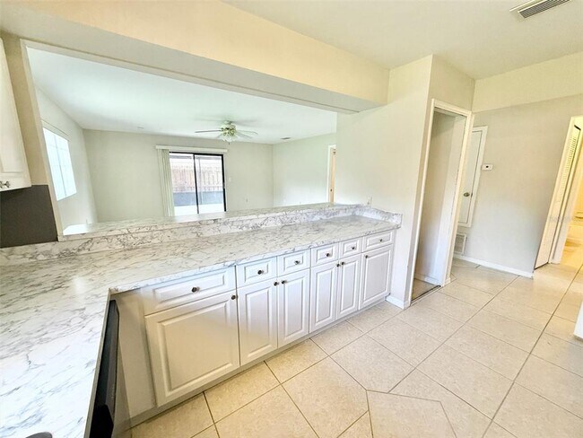 Building Photo - 2239 Margarita Ct