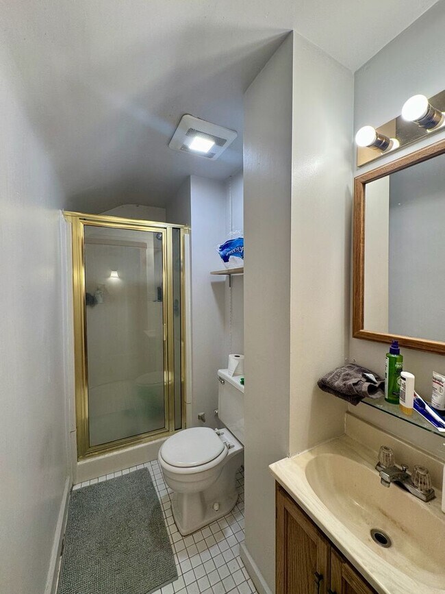 Building Photo - 2430 Fairview Ave