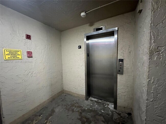 Building Photo - 10900 SW 104th St