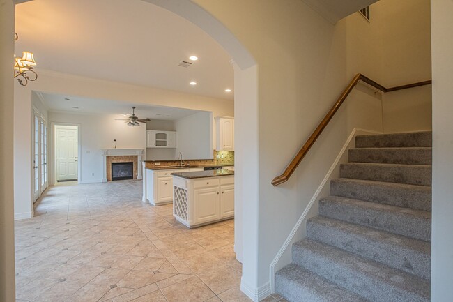 Building Photo - Luxury Three Bedroom Duplex in Arlington H...