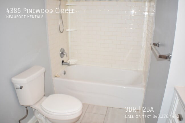 Building Photo - 4385 Pinewood Cir
