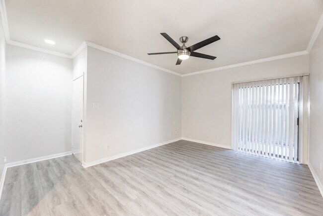 Building Photo - 10047 Westpark Dr