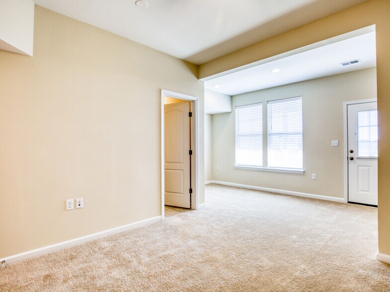 Building Photo - 107 Alderman Way