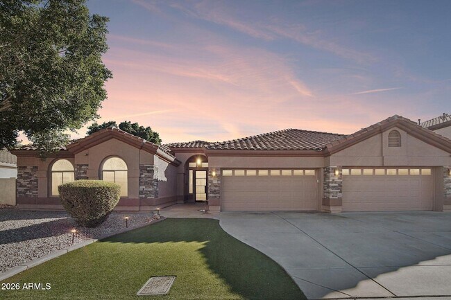 Building Photo - 6991 W Firebird Dr