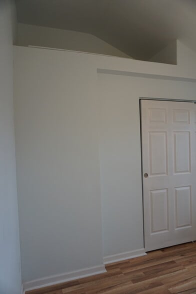 Building Photo - 4185 Monroe Ave NE