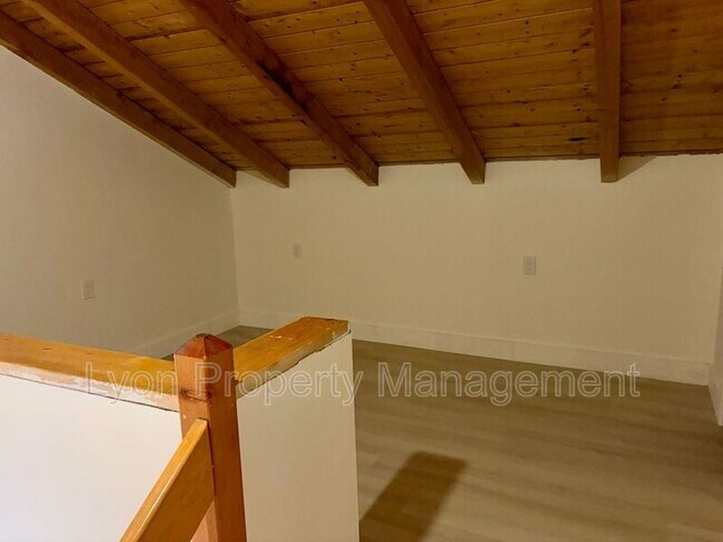 Building Photo - 262 Illinois St