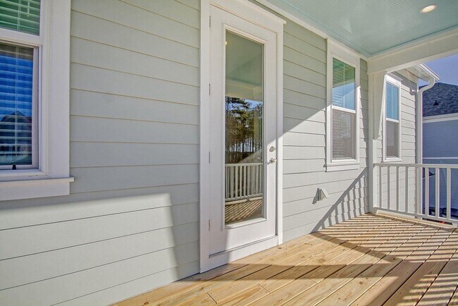 Building Photo - Refined Living in Midtown Nexton
